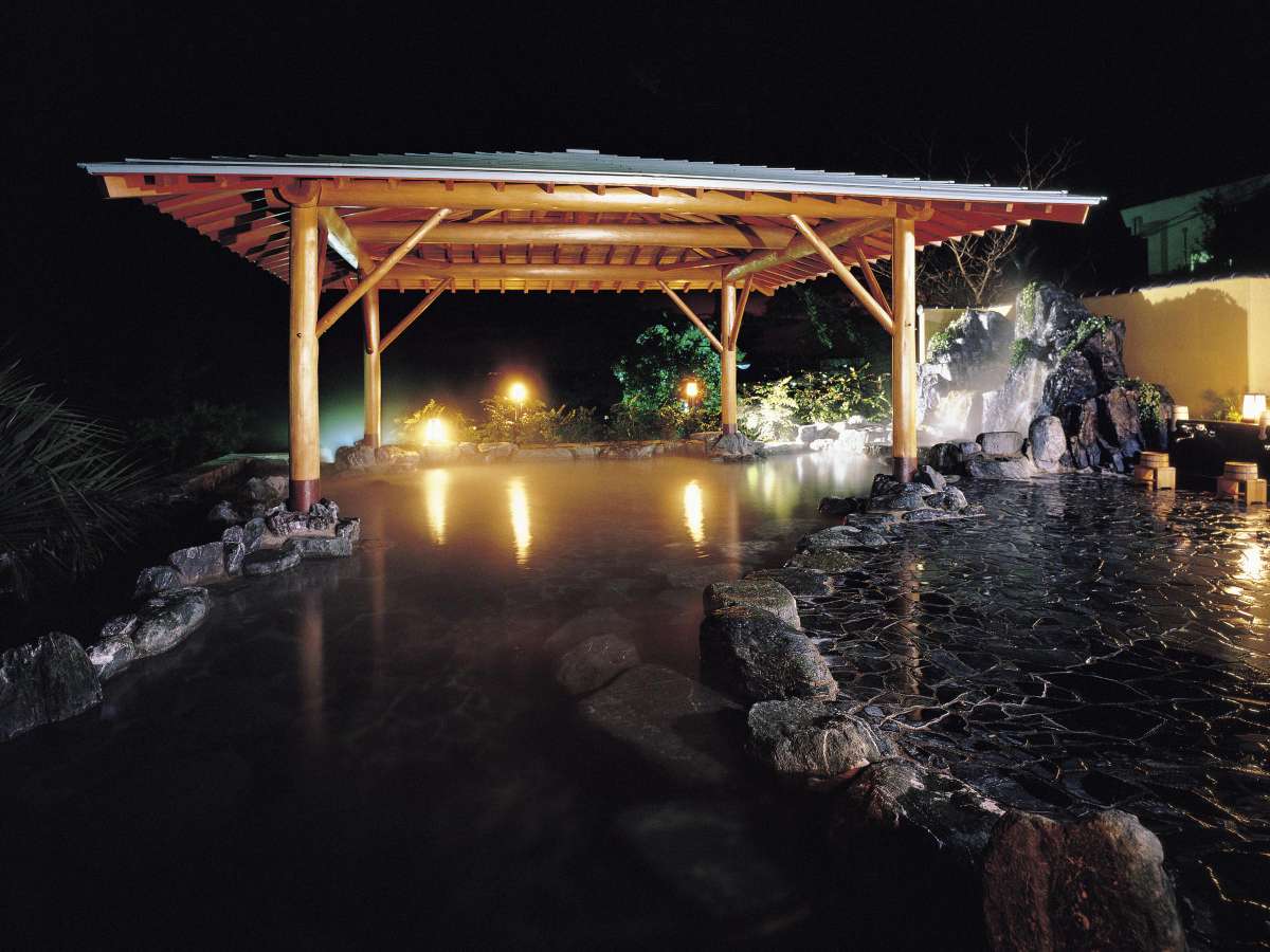 Open-air bath